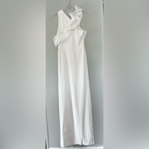 One33 Social White Ruffle One-Shoulder Gown with Front Slit Size 4 NWT - Picture 7 of 10